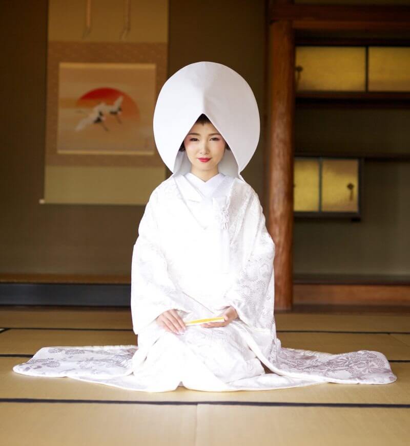 ชุดกิโมโนสีขาว (Shiromuku) ในพิธีแต่งงาน