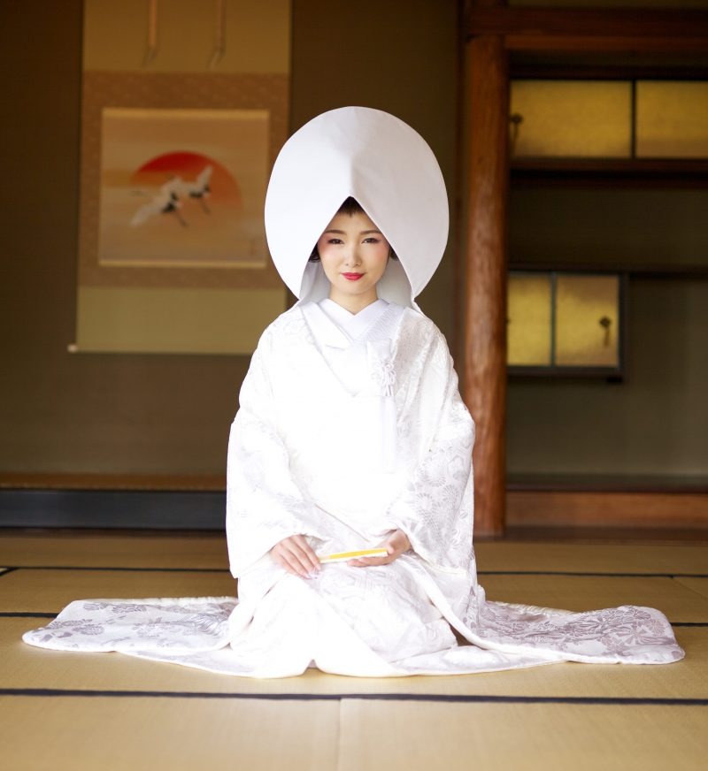 ชุดกิโมโนสีขาว (Shiromuku) ในพิธีแต่งงาน
