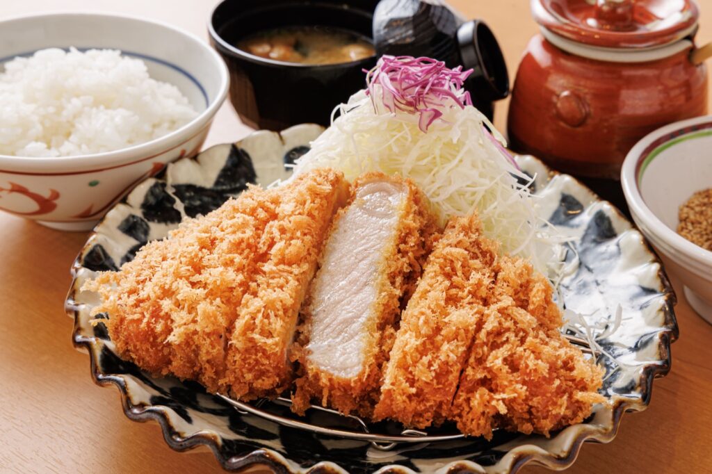 เซ็ตมื้อกลางวัน หมูสันนอกบ่มทอดหนาพิเศษ 180 กรัม -Aged Pork Loin Cutlet Lunch 180g- ราคารวมภาษี 1,969 เยน