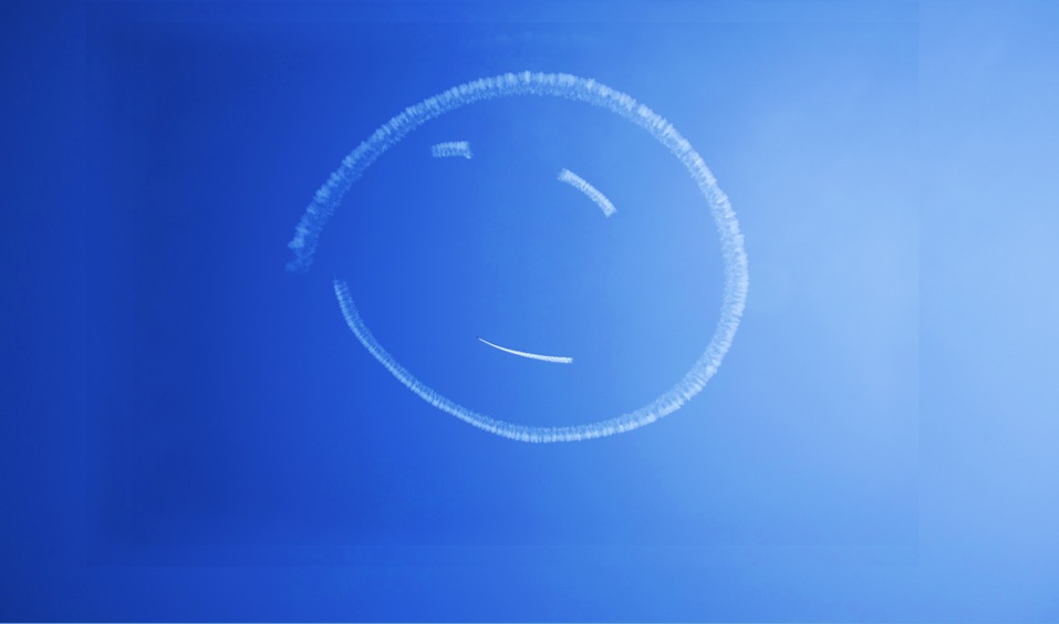 รอยยิ้มยักษ์เส้นผ่านศูนย์กลางราว 1 กิโลเมตรบนท้องฟ้าชิบะ ― โยชิฮิเดะ มุโรยะ แชมป์โลกแอร์เรซ กลับสู่ท้องฟ้า “มากุฮาริ” อีกครั้ง